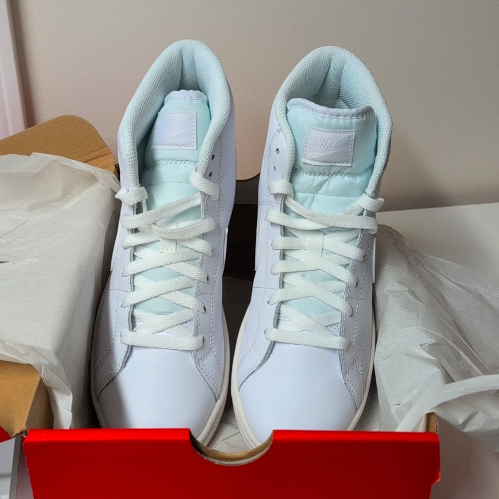Nike Women's Court Royale 2 Mid Shoes White/White